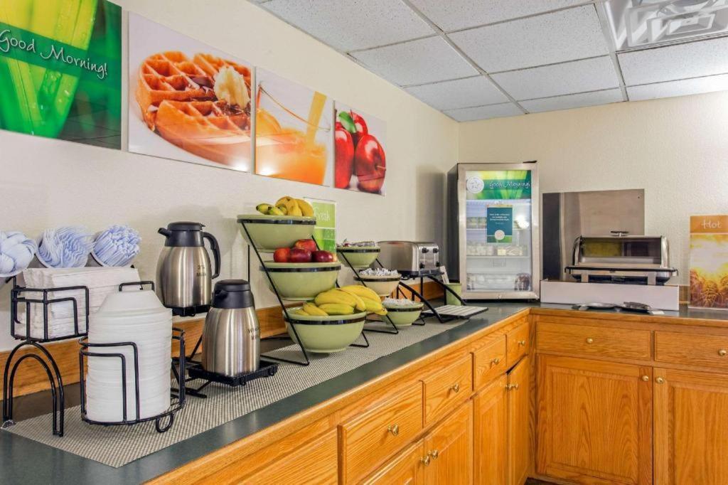 Surfside Beach Quality Inn מראה חיצוני תמונה