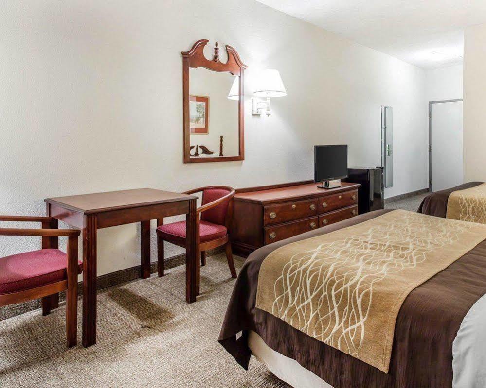 Surfside Beach Quality Inn מראה חיצוני תמונה